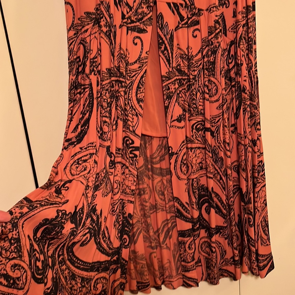 Free People paisley printed Maxi skirt. Nwt, never worn. - Picture 4 of 5